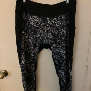 Scale Front Black Leggings with Side Pockets